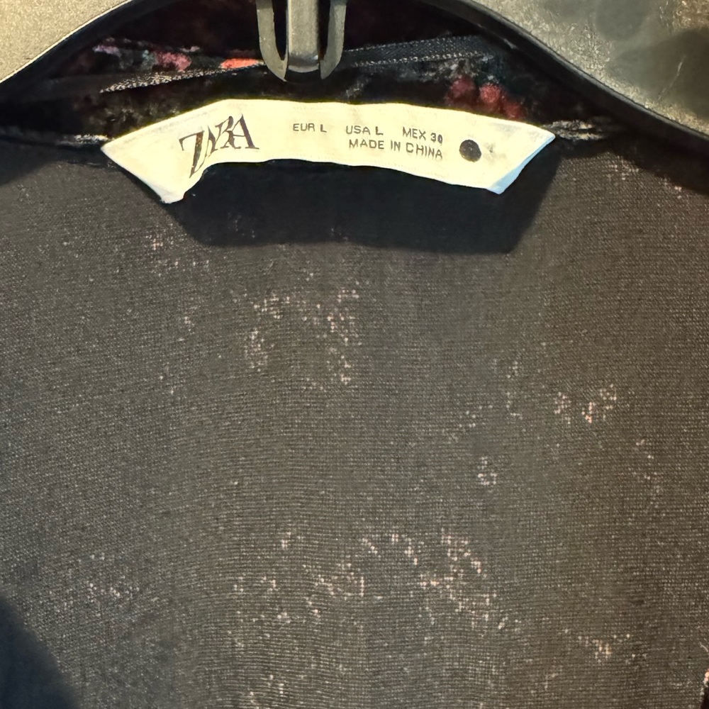 Zara Velvet Floral Cropped Button Up - Picture 4 of 7